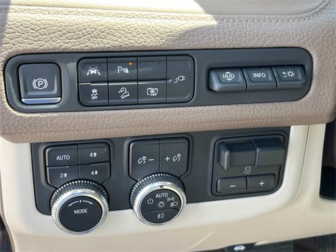 Used 2022 GMC Yukon Denali w/ Max Trailering Package image 32