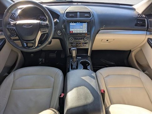 Certified 2018 Ford Explorer XLT w/ Equipment Group 202A image 17