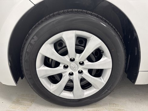Used 2022 Toyota Corolla LE image 31