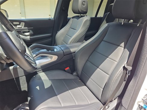 Used 2023 Mercedes-Benz GLS 450 4MATIC w/ Warmth & Comfort Package image 5