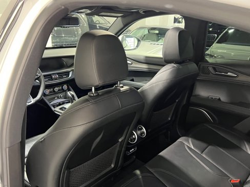 Used 2022 Alfa Romeo Stelvio Ti image 50