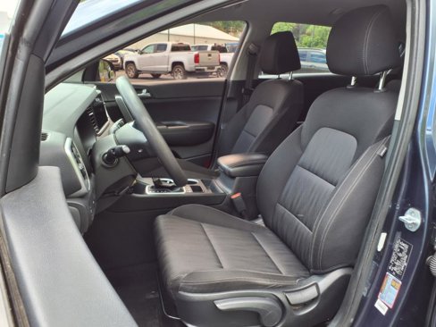 Used 2021 Kia Sportage LX image 8