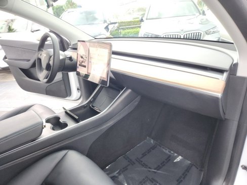Used 2020 Tesla Model Y Long Range image 23