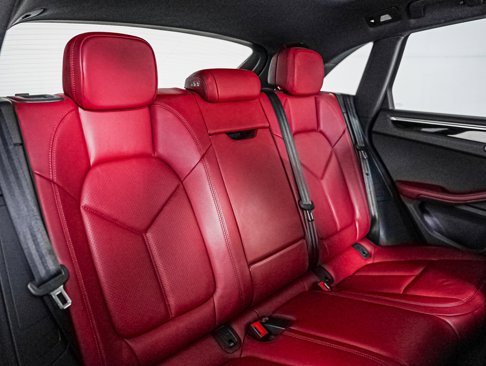 Certified 2024 Porsche Macan image 6