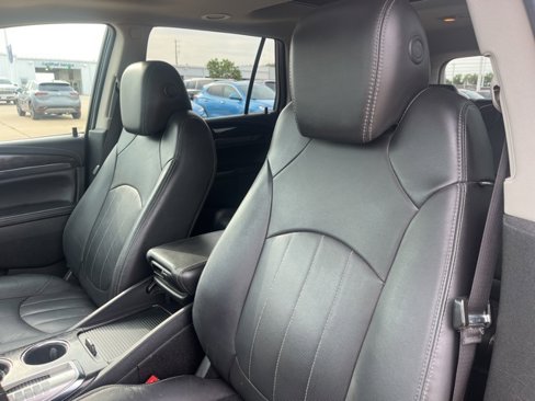 Used 2017 Buick Enclave Leather image 17