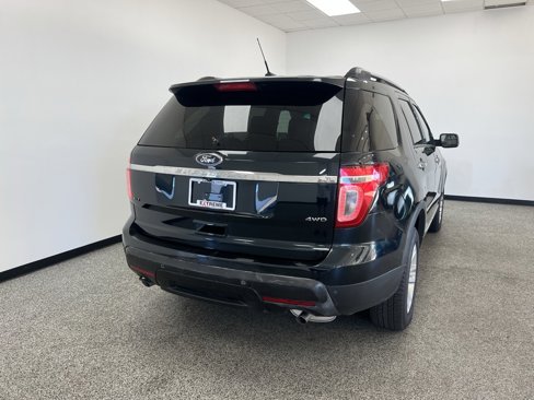 Used 2014 Ford Explorer XLT w/ Equipment Group 202A image 7