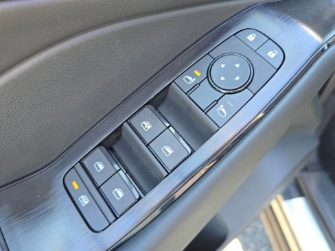 New 2025 Nissan Rogue S image 23