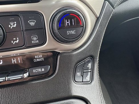 Used 2020 GMC Yukon XL Denali image 27