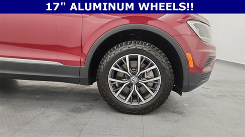 Used 2020 Volkswagen Tiguan SE w/ Panoramic Sunroof Package image 12