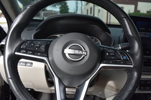 Used 2023 Nissan Altima 2.5 SV w/ SV Premium Package image 13