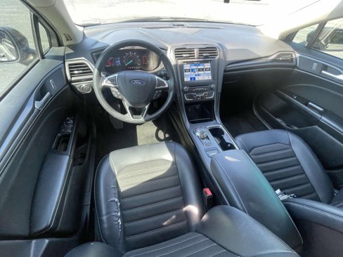 Used 2018 Ford Fusion SE w/ Equipment Group 201A image 12