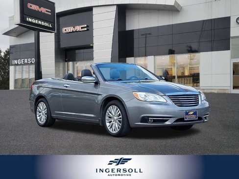 Used 2013 Chrysler 200 Limited image 1