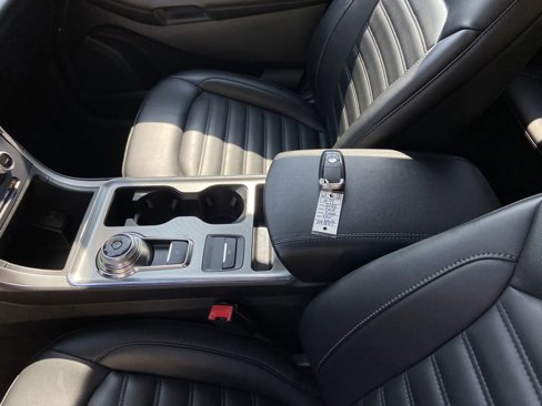 Used 2022 Ford Edge SEL image 21
