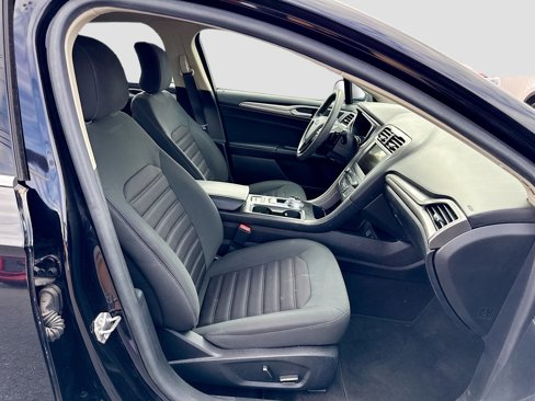 Certified 2019 Ford Fusion SE image 25