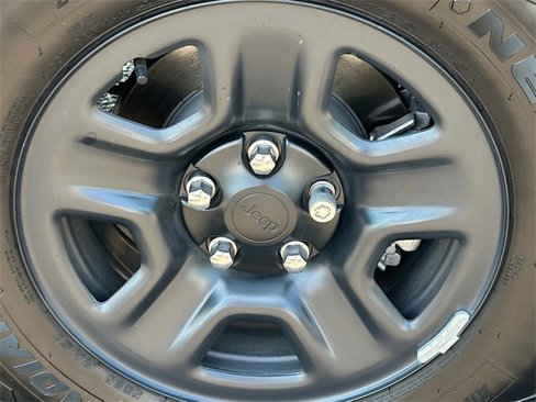 Used 2025 Jeep Wrangler Sport image 26