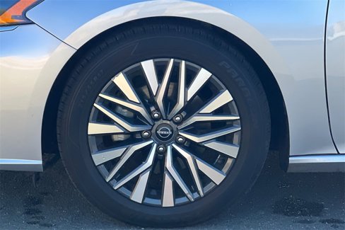 Used 2023 Nissan Altima 2.5 SV image 13
