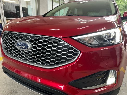 Used 2024 Ford Edge SEL w/ Convenience Package image 2