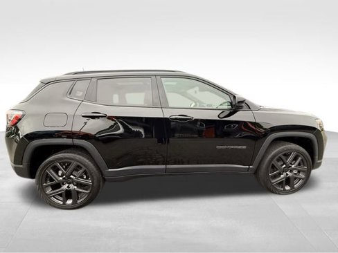 New 2025 Jeep Compass Limited image 12