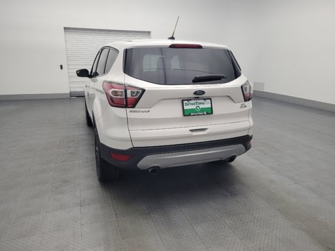 Used 2017 Ford Escape SE w/ SE Cold Weather Package image 6