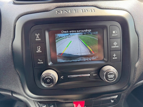 Used 2015 Jeep Renegade Limited image 18