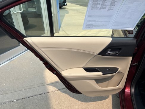 Used 2017 Honda Accord EX-L image 10