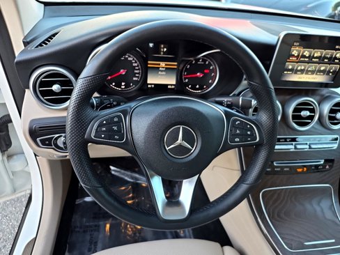Used 2019 Mercedes-Benz GLC 300 4MATIC w/ Premium Package image 34