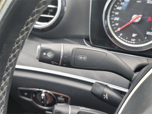 Used 2018 Mercedes-Benz E 300 image 33