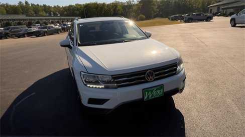 Used 2018 Volkswagen Tiguan SE w/ Panoramic Sunroof Package image 3