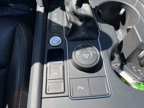 Used 2020 Volkswagen Atlas Cross Sport SE w/ Panoramic Sunroof Package image 14