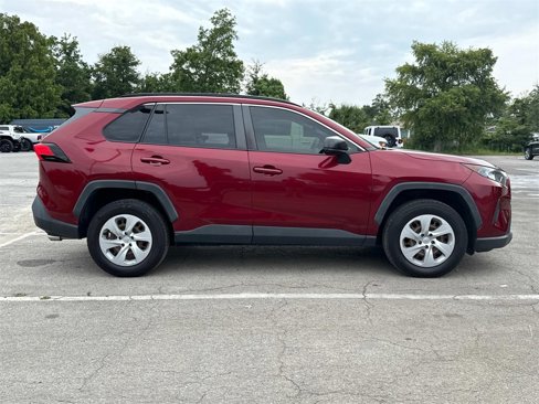 Used 2021 Toyota RAV4 LE image 6