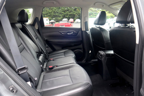 Used 2018 Nissan Rogue SL image 45