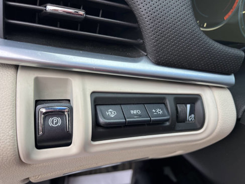 Used 2013 Cadillac XTS Platinum image 21