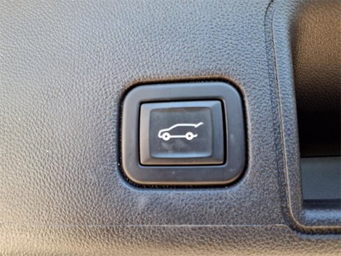 Used 2021 GMC Terrain SLT image 9