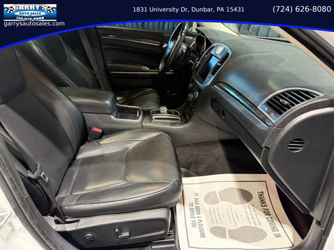 Used 2018 Chrysler 300 Limited image 27