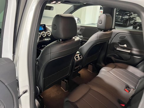 Used 2021 Mercedes-Benz GLA 250 4MATIC w/ Premium Package image 52