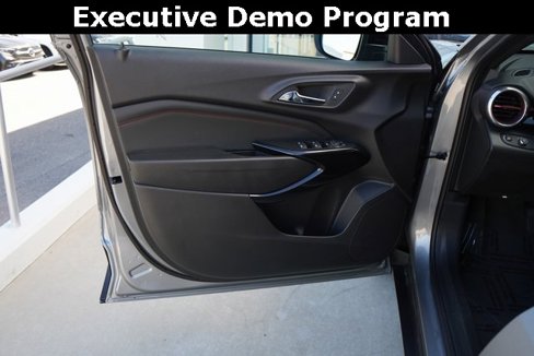 Used 2025 Chevrolet Trax RS w/ Driver Confidence Package image 14