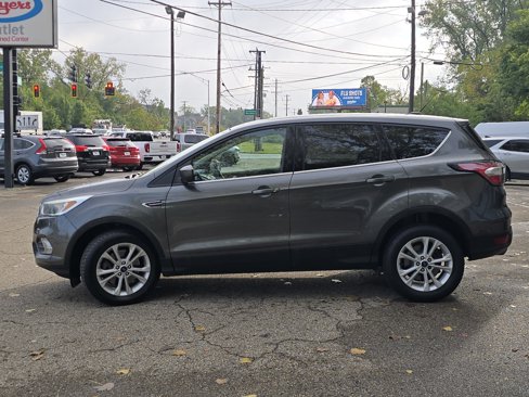 Used 2017 Ford Escape SE image 4