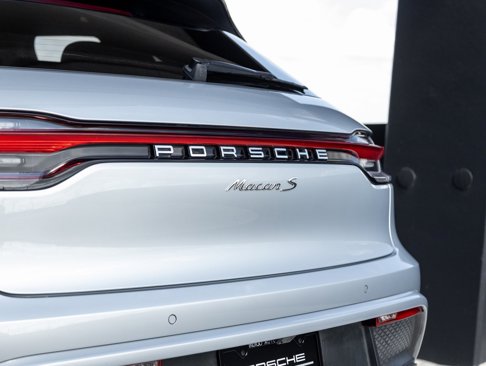 Certified 2022 Porsche Macan S image 32