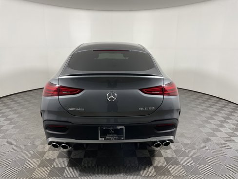 Certified 2024 Porsche Macan image 3