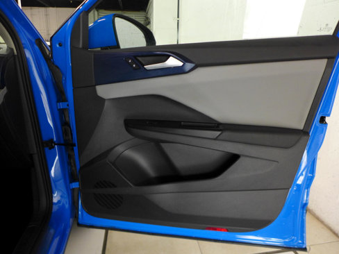 Used 2022 Volkswagen Taos SE w/ Panoramic Sunroof Package image 66