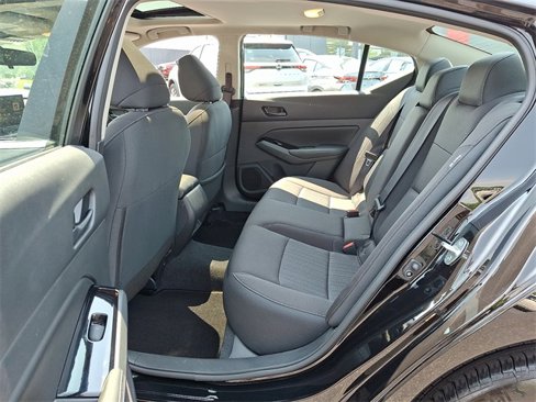 Used 2023 Nissan Altima 2.5 SV w/ SV Premium Package image 11