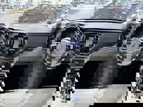 Used 2018 Volvo XC90 T5 Momentum w/ Convenience Package image 14