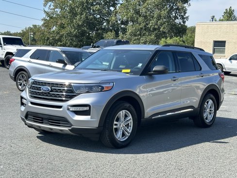 Used 2023 Ford Explorer XLT w/ Equipment Group 202A image 2