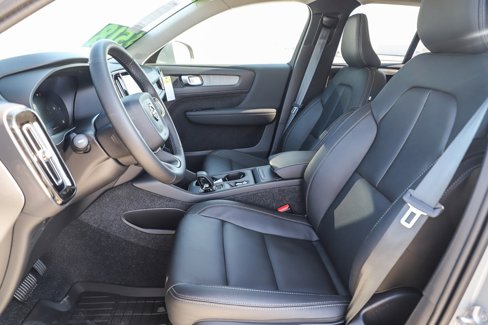 Used 2025 Volvo XC40 B5 Core w/ Protection Package Premier image 19