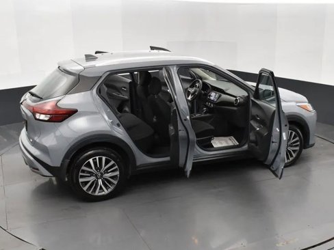 Used 2023 Nissan Kicks SV image 6