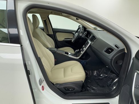 Used 2016 Volvo S60 T5 Premier image 11