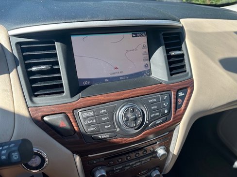 Used 2019 Nissan Pathfinder Platinum image 21