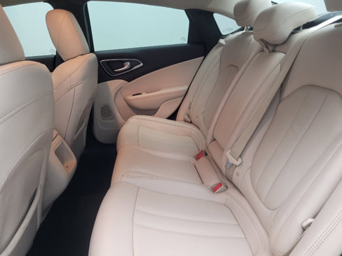 Used 2017 Chrysler 200 Limited Platinum image 18