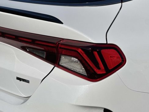 Used 2023 Kia K5 GT-Line image 9