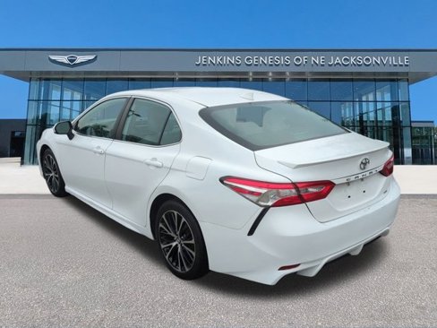 Used 2020 Toyota Camry SE image 6